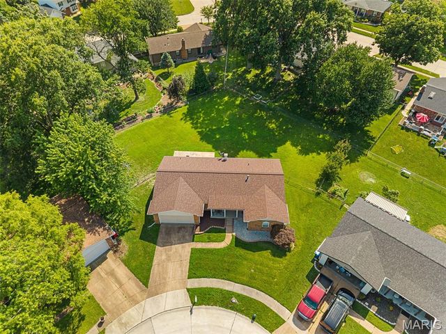 5863 Stonehorse Court, St Louis, MO 63129