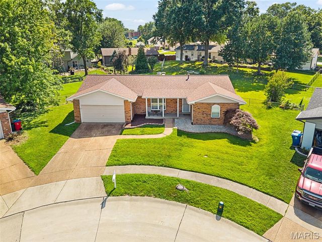 5863 Stonehorse Court, St Louis, MO 63129