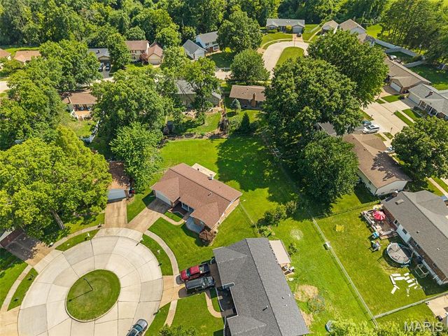 5863 Stonehorse Court, St Louis, MO 63129