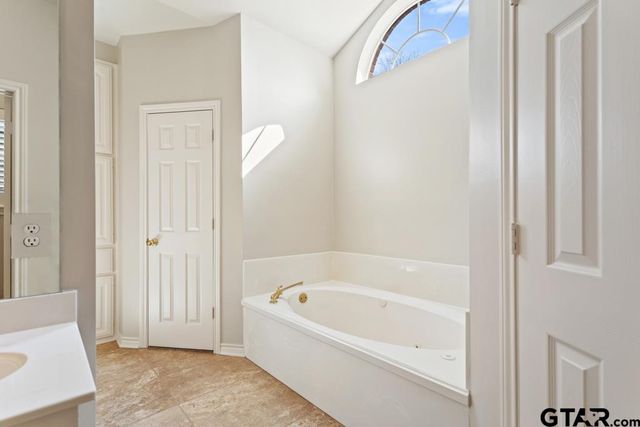 3103 Lakepine Cir, Tyler, TX 75707