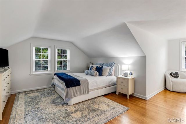 14 Long Meadows Lane, Town And Country, MO 63131