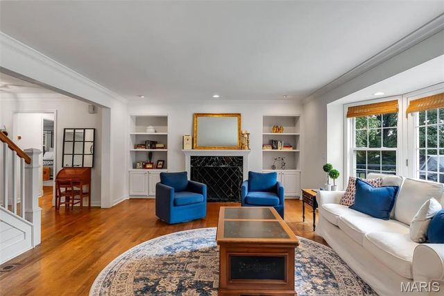 14 Long Meadows Lane, Town And Country, MO 63131