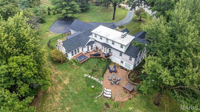 14 Long Meadows Lane, Town And Country, MO 63131