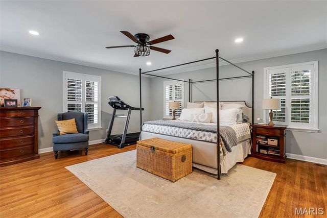 14 Long Meadows Lane, Town And Country, MO 63131