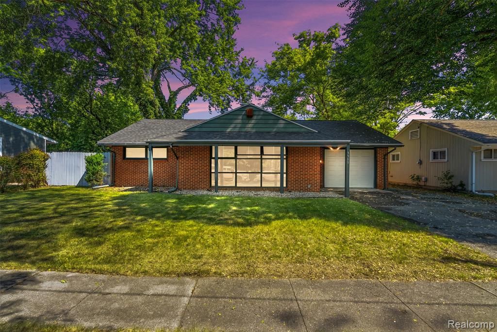 3511 Kent Street, Flint, MI 48503
