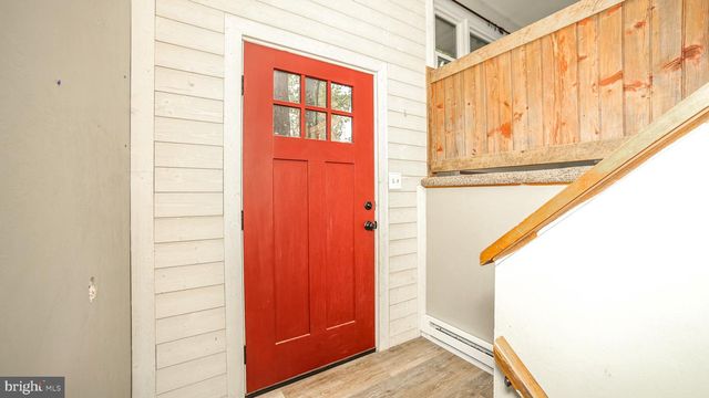 5235 HONEYSUCKLE LN, New Holland, PA 17557