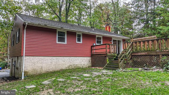 5235 HONEYSUCKLE LN, New Holland, PA 17557