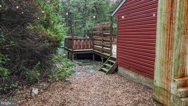 5235 HONEYSUCKLE LN, New Holland, PA 17557