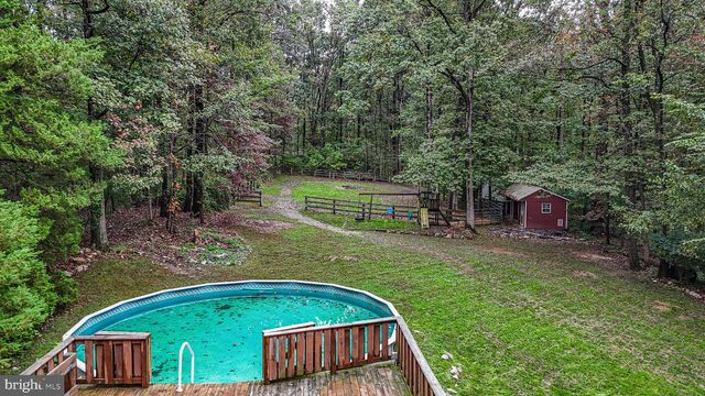 5235 HONEYSUCKLE LN, New Holland, PA 17557