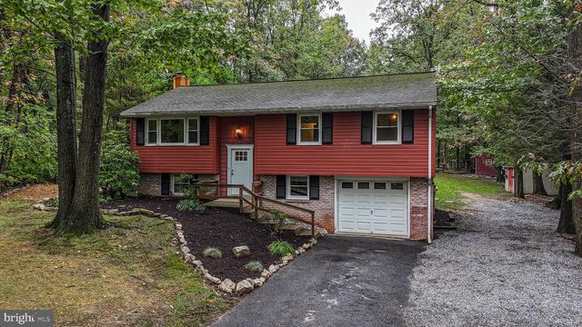 5235 HONEYSUCKLE LN, New Holland, PA 17557