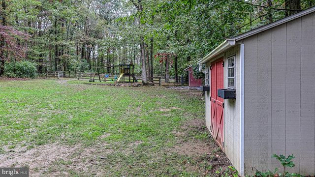 5235 HONEYSUCKLE LN, New Holland, PA 17557