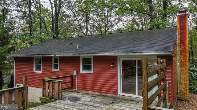 5235 HONEYSUCKLE LN, New Holland, PA 17557