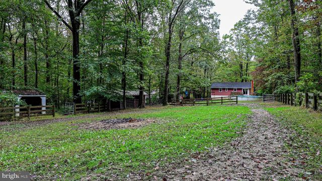 5235 HONEYSUCKLE LN, New Holland, PA 17557