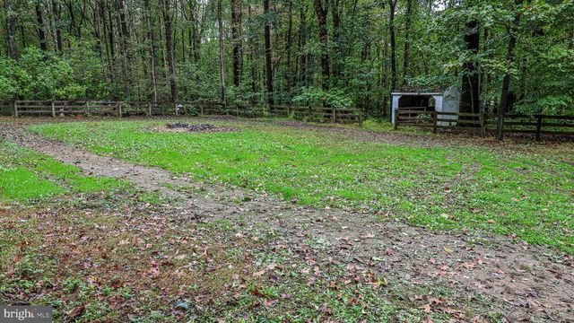 5235 HONEYSUCKLE LN, New Holland, PA 17557