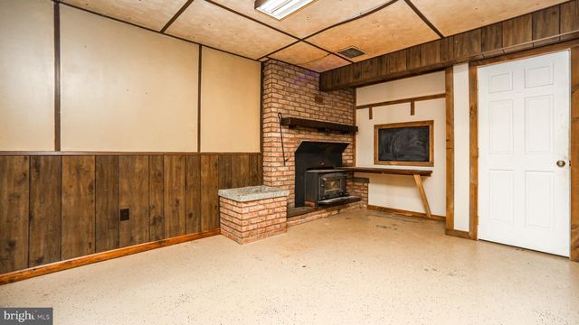 5235 HONEYSUCKLE LN, New Holland, PA 17557