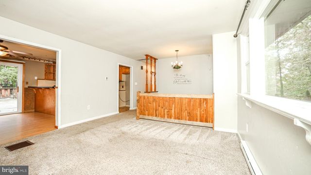 5235 HONEYSUCKLE LN, New Holland, PA 17557