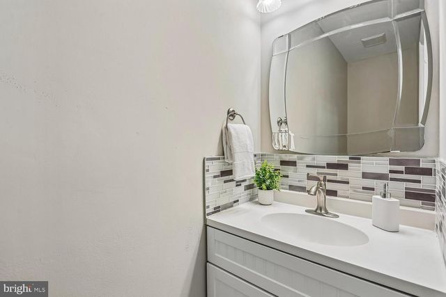 11568 PARAMUS DR, North Potomac, MD 20878