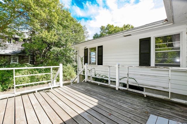 27 Beach Street, Marion, MA 02738
