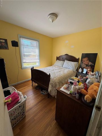 345 Beechmont DR, Newport News, VA 23608