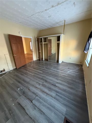 9 Hoeltzer Street, Rochester, NY 14605