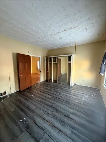 9 Hoeltzer Street, Rochester, NY 14605