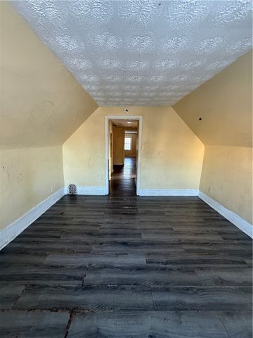 9 Hoeltzer Street, Rochester, NY 14605