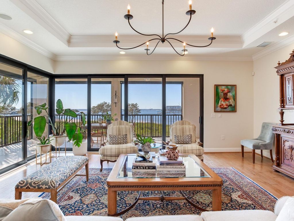 Image 11 of property listing at 5707 YEATS MANOR DRIVE 201, Tampa, FL 33616