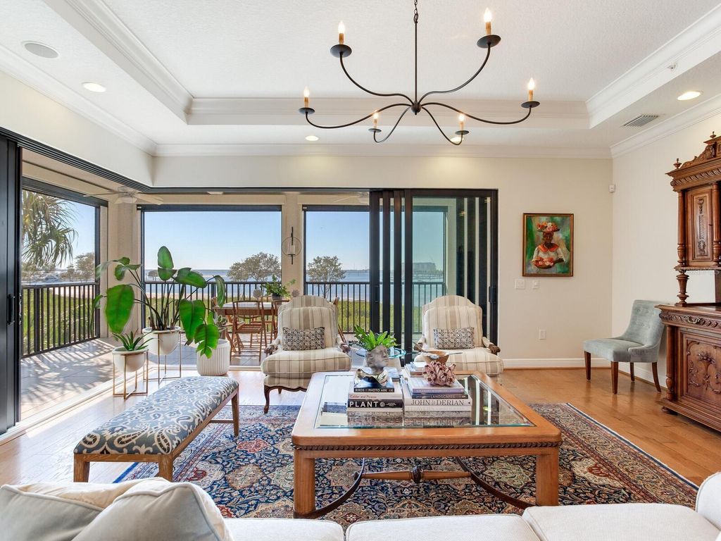 Image 12 of property listing at 5707 YEATS MANOR DRIVE 201, Tampa, FL 33616