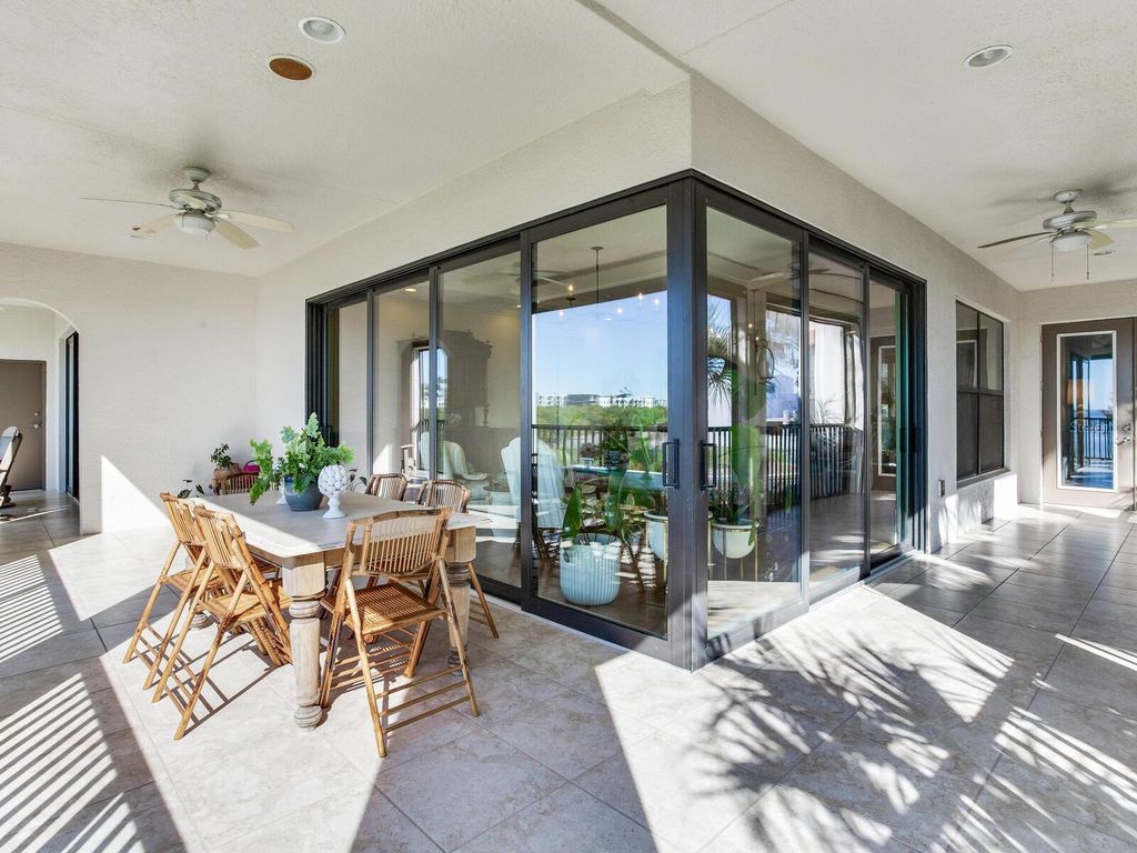 Image 14 of property listing at 5707 YEATS MANOR DRIVE 201, Tampa, FL 33616