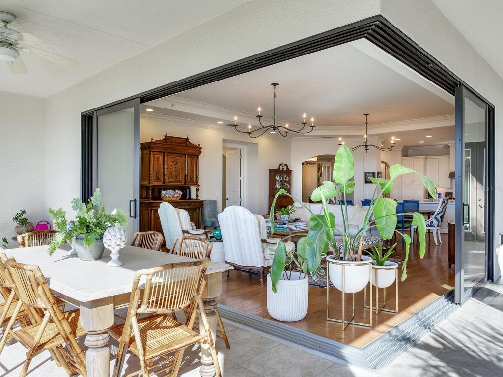 Image 15 of property listing at 5707 YEATS MANOR DRIVE 201, Tampa, FL 33616