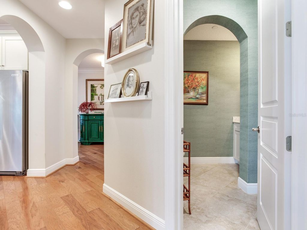 Image 40 of property listing at 5707 YEATS MANOR DRIVE 201, Tampa, FL 33616