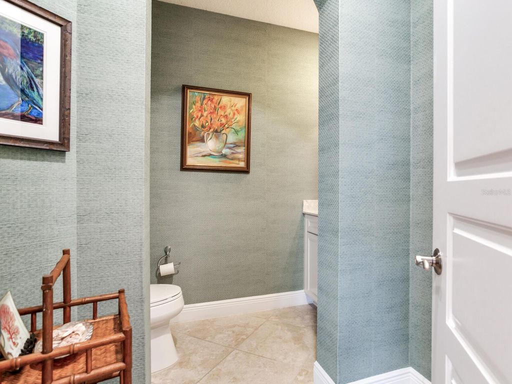 Image 41 of property listing at 5707 YEATS MANOR DRIVE 201, Tampa, FL 33616