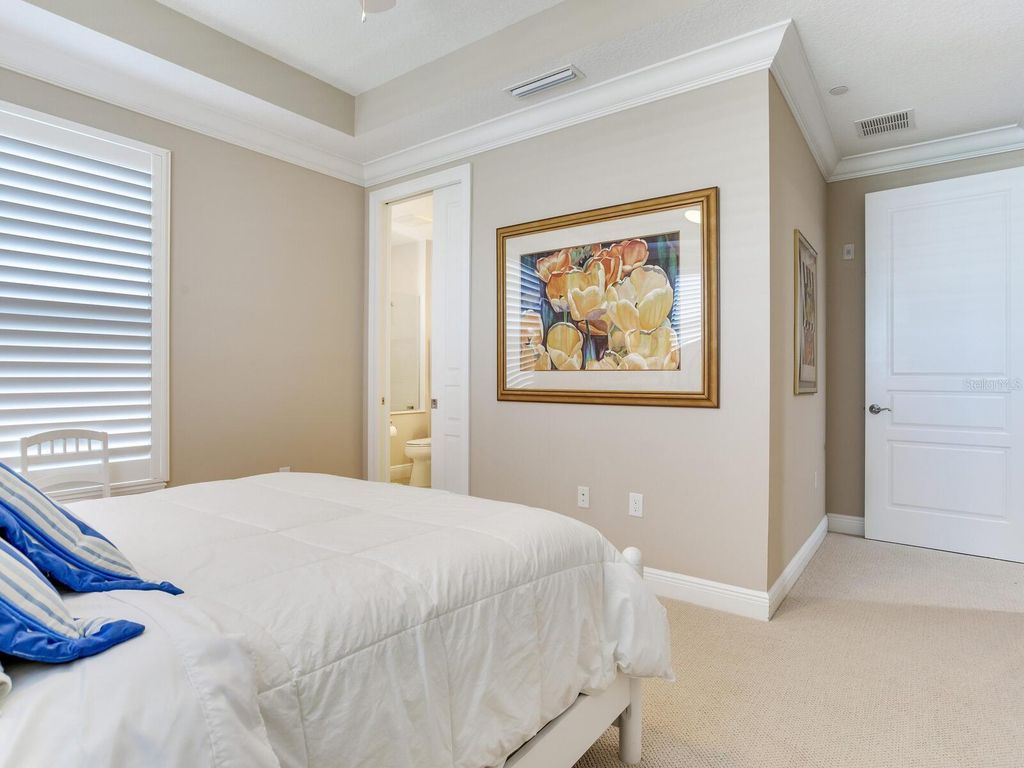 Image 46 of property listing at 5707 YEATS MANOR DRIVE 201, Tampa, FL 33616