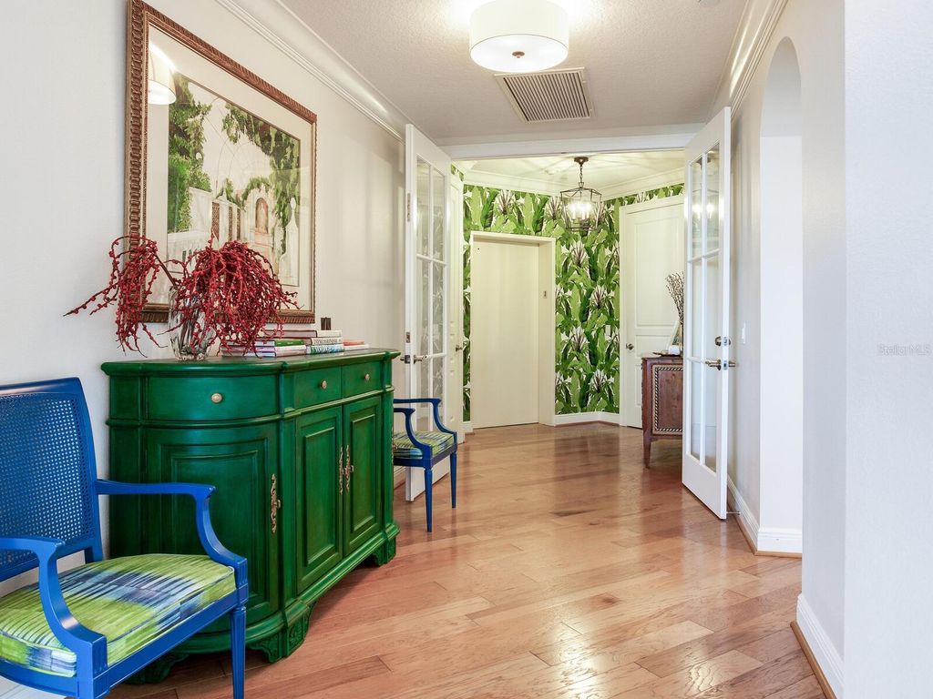 Image 6 of property listing at 5707 YEATS MANOR DRIVE 201, Tampa, FL 33616