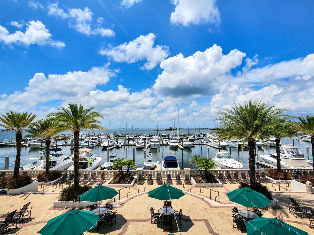 Image 78 of property listing at 5707 YEATS MANOR DRIVE 201, Tampa, FL 33616