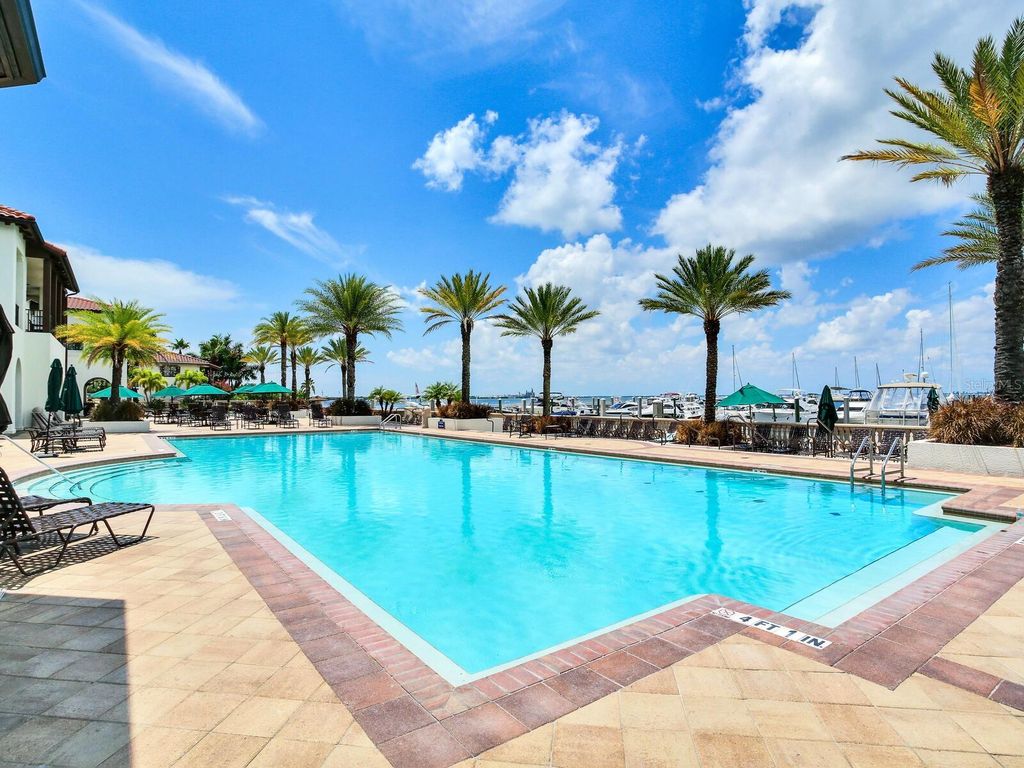 Image 81 of property listing at 5707 YEATS MANOR DRIVE 201, Tampa, FL 33616