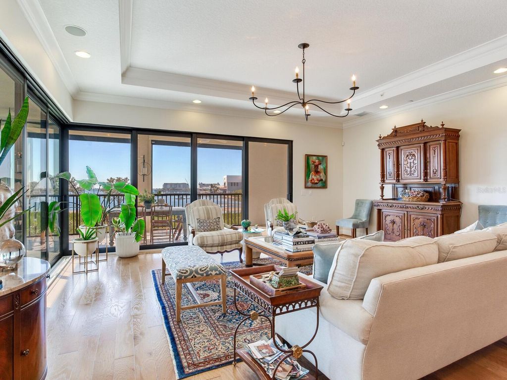 Image 10 of property listing at 5707 YEATS MANOR DRIVE 201, Tampa, FL 33616