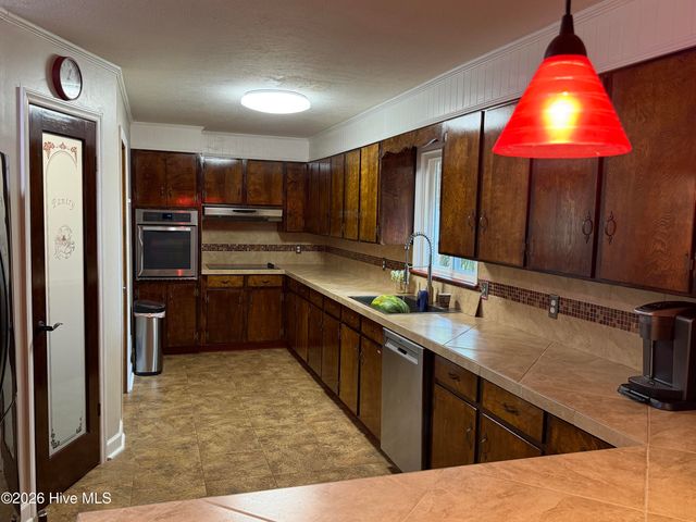 3215 Colonial Drive, Aiken, SC 29801