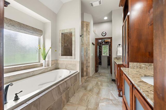 3812 Newburg Drive, Choctaw, OK 73020