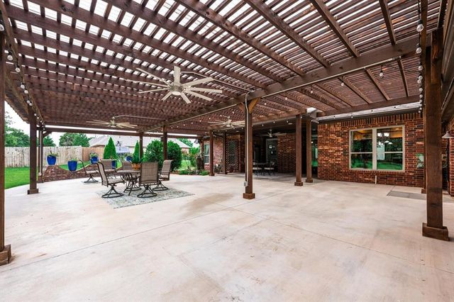 3812 Newburg Drive, Choctaw, OK 73020