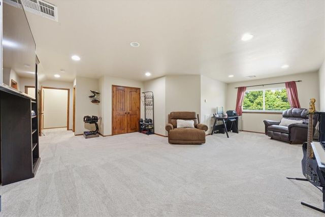 3812 Newburg Drive, Choctaw, OK 73020