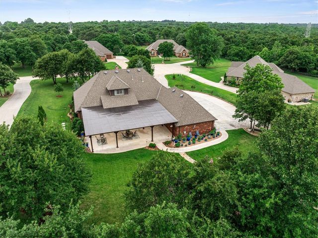 3812 Newburg Drive, Choctaw, OK 73020