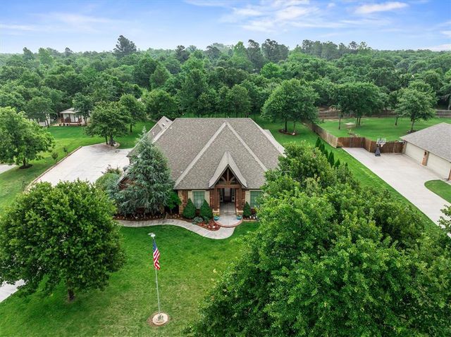 3812 Newburg Drive, Choctaw, OK 73020