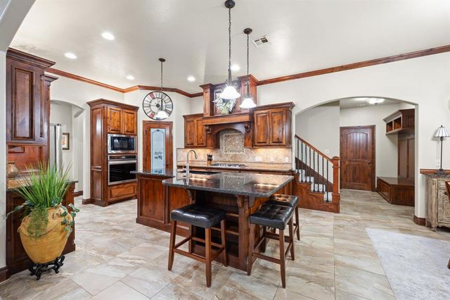 3812 Newburg Drive, Choctaw, OK 73020