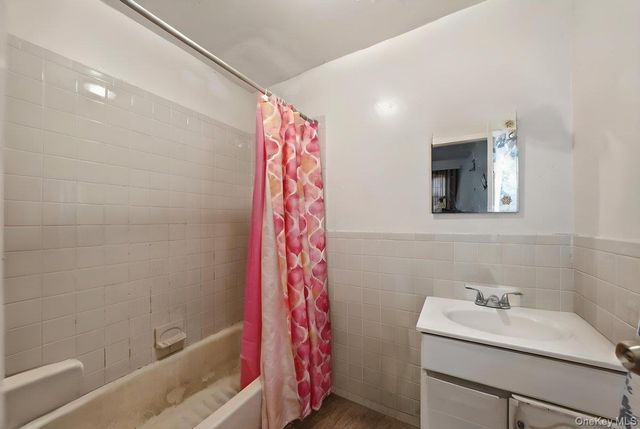 811 E 228th Street, Bronx, NY 10466