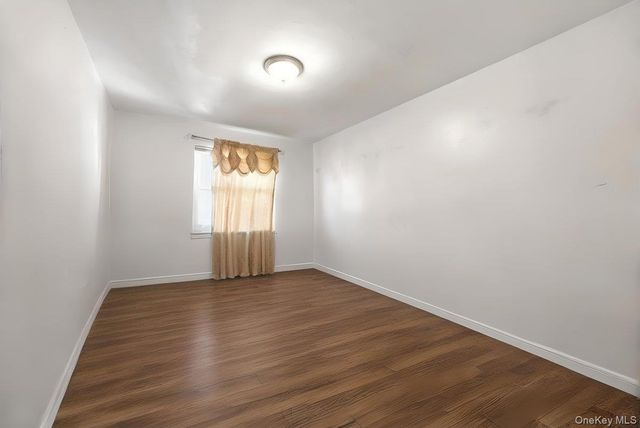 811 E 228th Street, Bronx, NY 10466