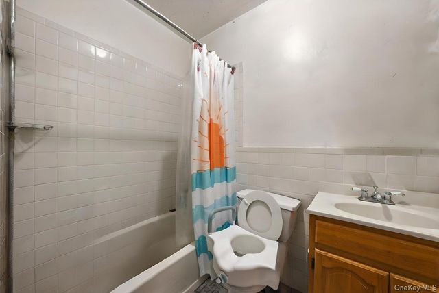 811 E 228th Street, Bronx, NY 10466