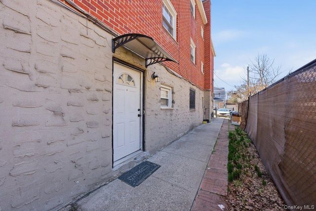 811 E 228th Street, Bronx, NY 10466