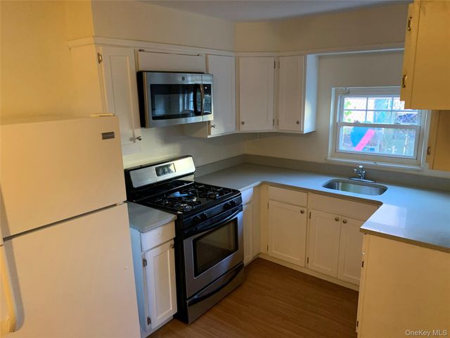 811 E 228th Street, Bronx, NY 10466