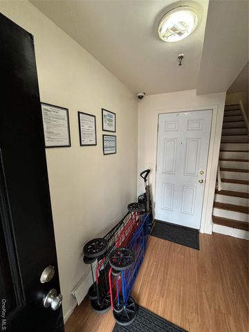 811 E 228th Street, Bronx, NY 10466